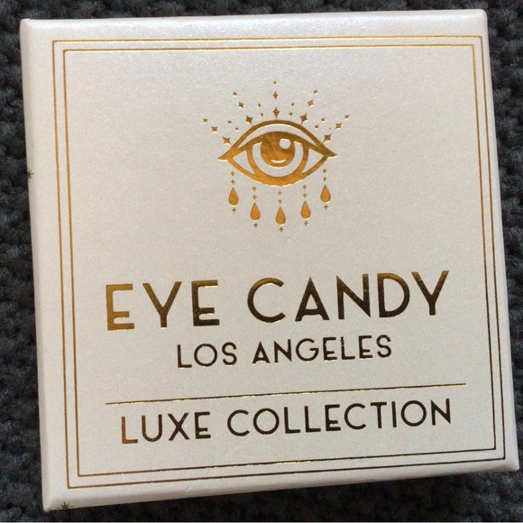 Eye Candy Los Angeles Green Gem Bird Statement earrings - Picture 5 of 5